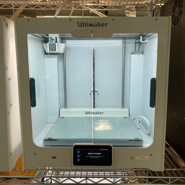 File:Ultimaker-s5.png